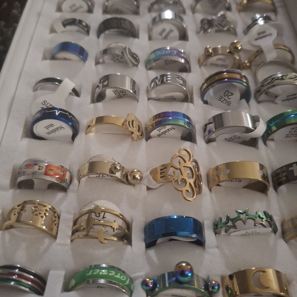 Assorted Fashion Rings Collection 50 Rings! - Picture 3 of 4